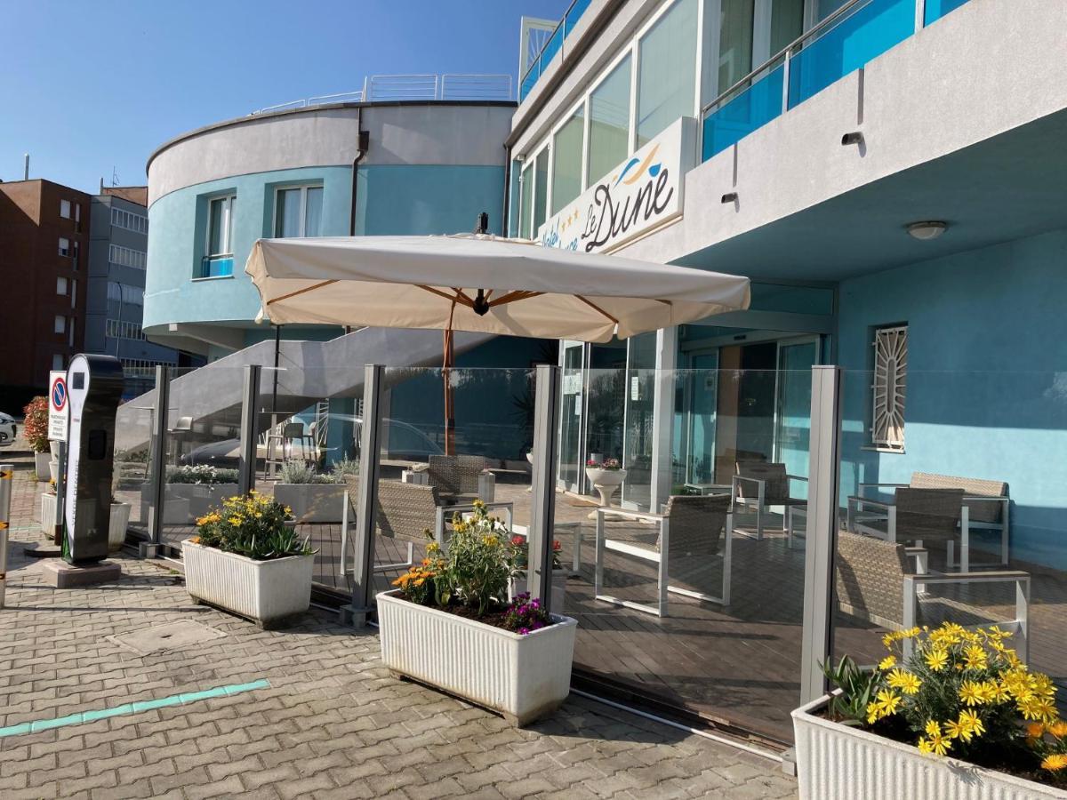 Hotel-Residence-B&B Le Dune Beach Service Included ليدو أدريانو المظهر الخارجي الصورة