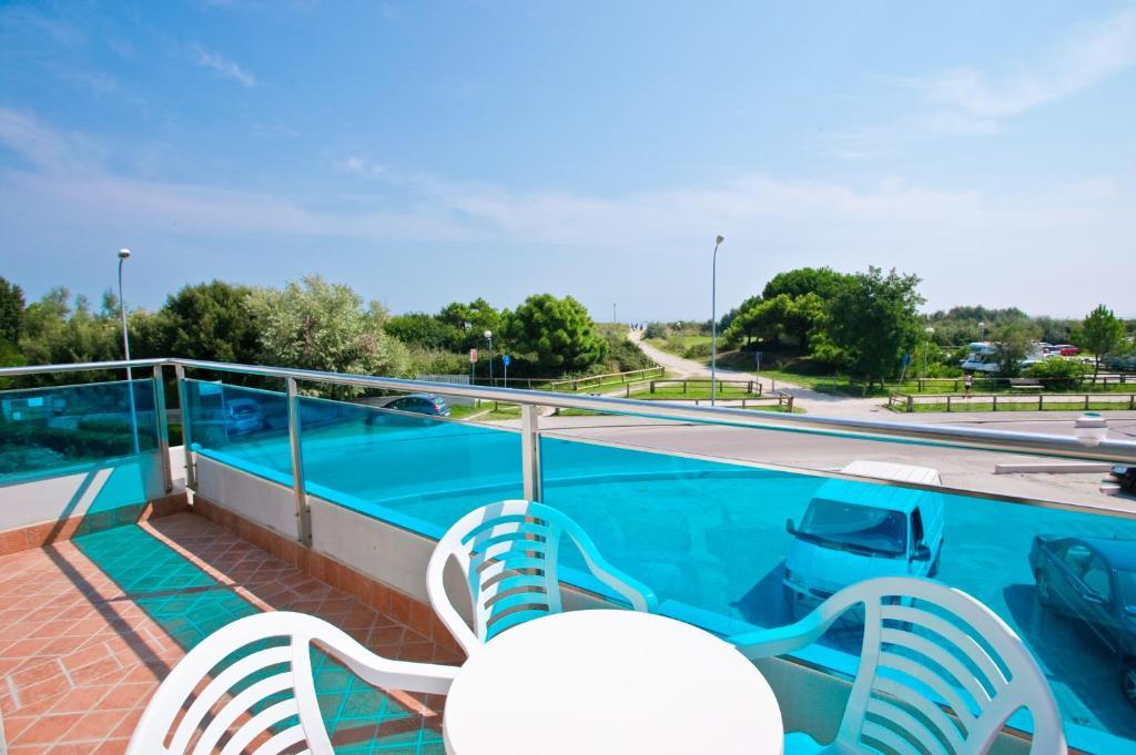 Hotel-Residence-B&B Le Dune Beach Service Included ليدو أدريانو المظهر الخارجي الصورة