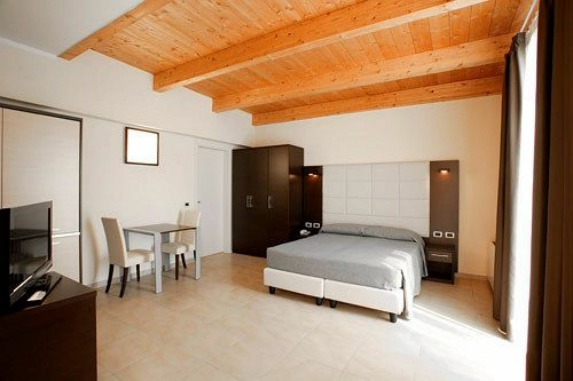 Hotel-Residence-B&B Le Dune Beach Service Included ليدو أدريانو المظهر الخارجي الصورة