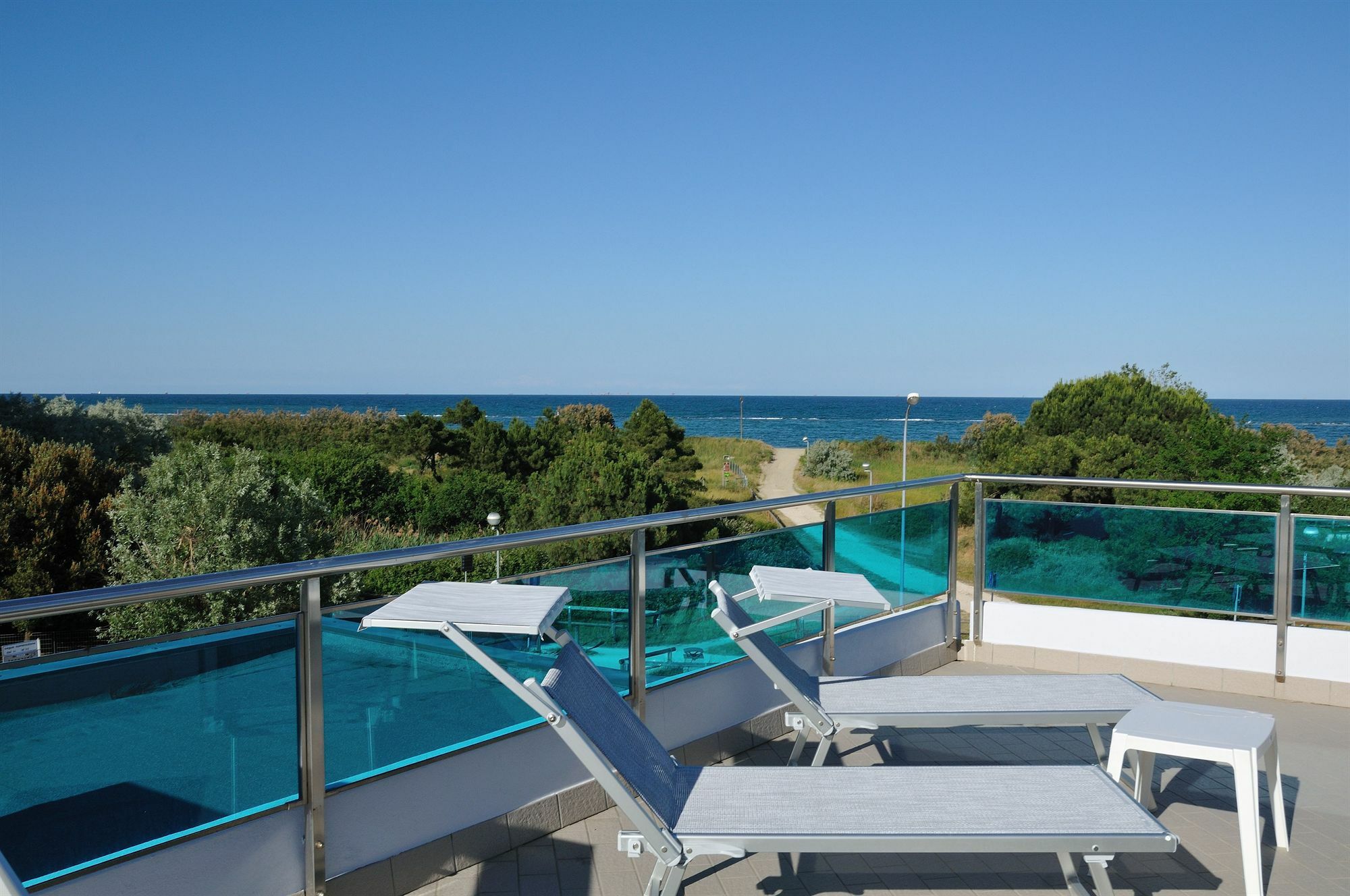 Hotel-Residence-B&B Le Dune Beach Service Included ليدو أدريانو المظهر الخارجي الصورة
